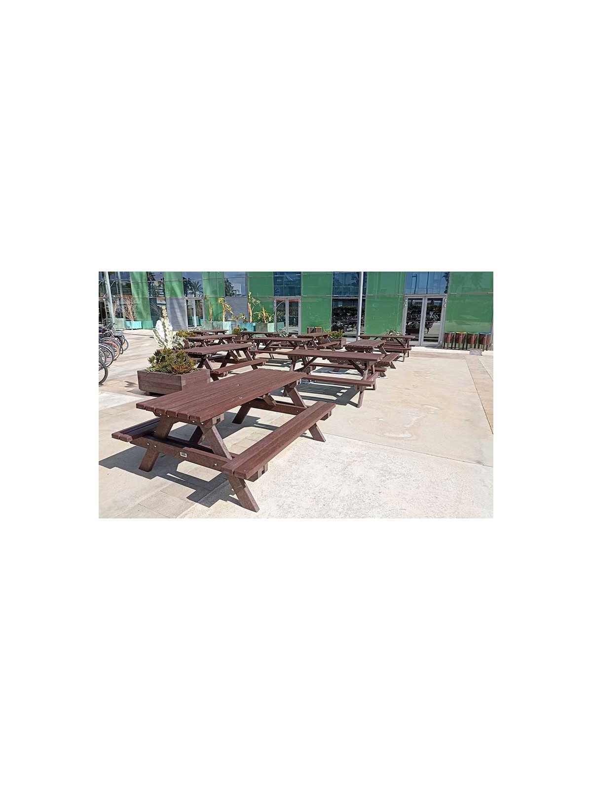 TABLE DE PIQUE NIQUE ÉCOLOGIQUE EN PLASTIQUE RECYCLE
TABLE URBAINE POUR ESPACE PUBLIC EXTERIEUR DE COLLECTIVITÉ