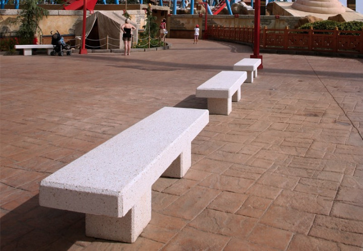 BANQUETTE BETON SYNCHRO