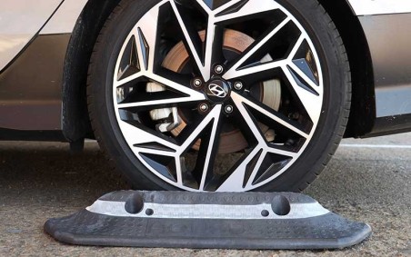 SÉPARATEUR DE VOIE NEUCURVE POLYÉTHYLÈNE RECYCLÉ - NEUSUS URBAN
ÉQUIPEMENT DE SÉCURITÉ URBAINE ÉCOLOGIQUE ET RÉSISTANT