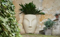 POT DESIGN MODERNE UNIQUE ELLEMURA
DECORATION CULTURELLE ITALIENNE POUR PROFESSIONNELS