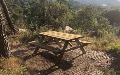 Une table de pique-nique bois STELLA économique pour les collectivités