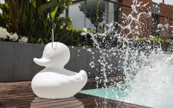LAMPE DESIGN XXL DUCK DUCK MEGA GOODNIGHT LIGHT, PIÈCE ICONIQUE POUR AMÉNAGEMENT EXTÉRIEUR HAUT DE GAMME.