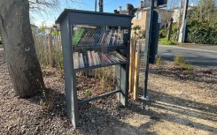 Boîte à livres acier POITIERS pour collectivité Mobilier urbain CELONA