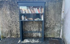 Boîte à livres acier POITIERS pour collectivité Mobilier urbain CELONA