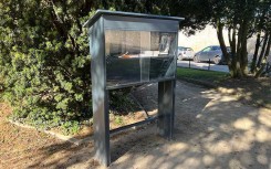 Boîte à livres acier POITIERS pour collectivité Mobilier urbain CELONA