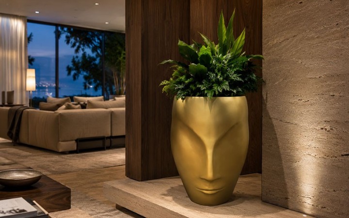 POT DESIGN MODERNE UNIQUE ELLEMURA
DECORATION CULTURELLE ITALIENNE POUR PROFESSIONNELS