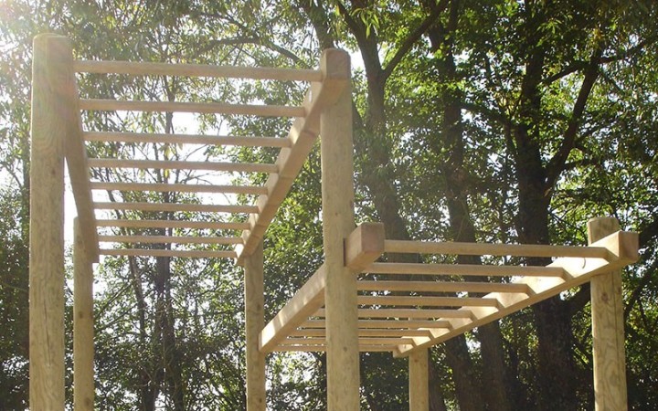 ÉCHELLE DE SUSPENSION MODULE DE GRIMPE EXTERIEUR EN BOIS POUR LES COLLECTIVITÉS FABRIQUÉ EN FRANCE