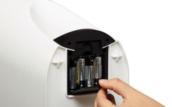 POUBELLE AUTOMATIQUE POUR PROTECTIONS HYGIÉNIQUES FÉMININES AVEC OUVERTURE SANS CONTACT PAR CAPTEUR INFRAROUGE.