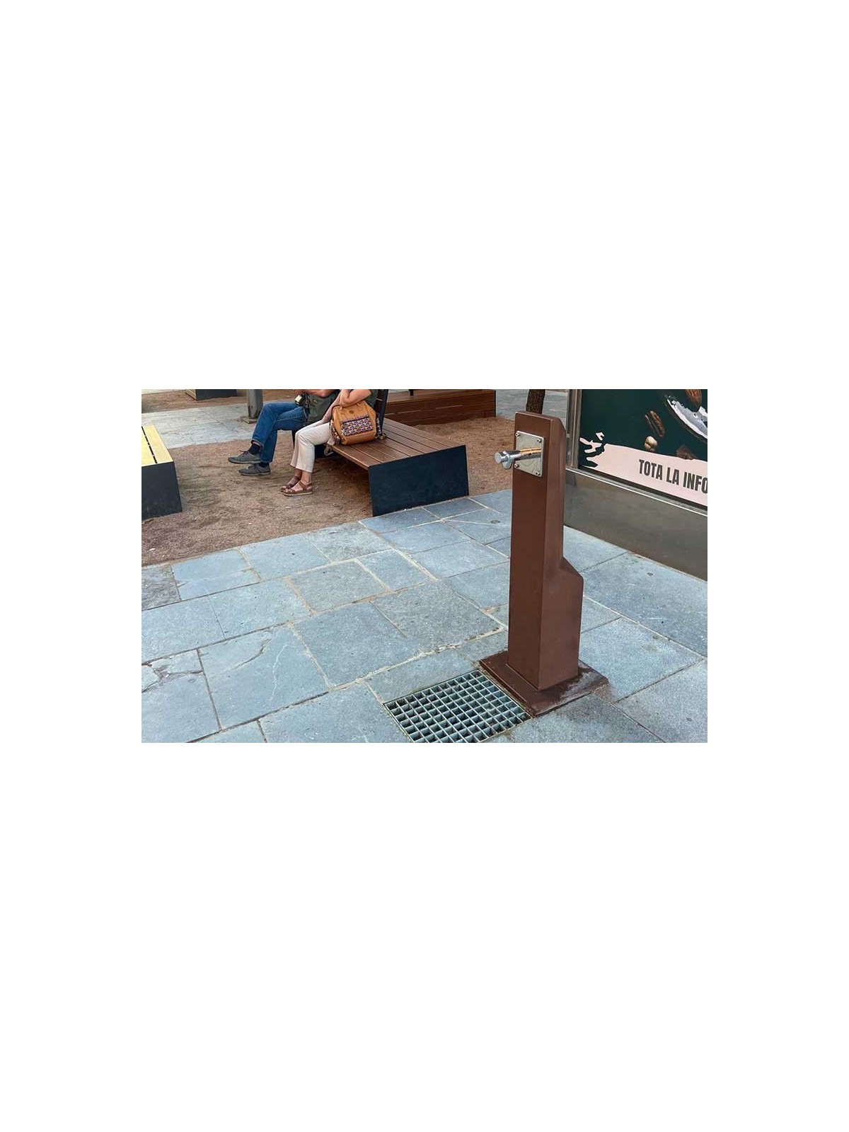 Fontaine à eau écologique en matériau composite végétal pour collectivités
