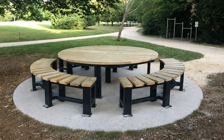 Table pique-nique ronde acier bois ALIENOR Mobilier pour collectivité