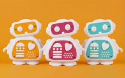 Lampe à poser robot AI Love You rose, design ludique et rechargeable