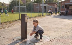 Fontaine à eau urbaine Catalane en acier zingué
Robinet poussoir de la fontaine publique Catalane