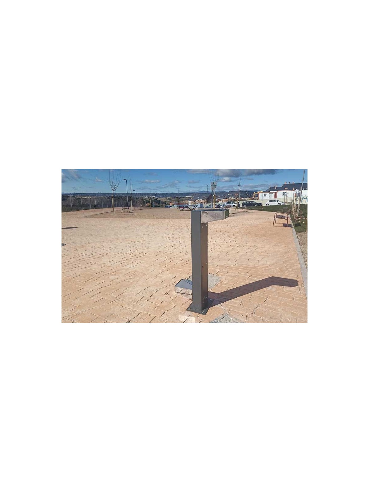 Fontaine pour chien extérieure à double vasque
Vasque basse en inox de la fontaine pour chien
