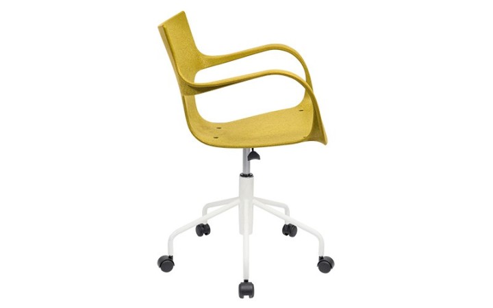 Chaise Erbi Chami avec coque en fibres de camomille et piètement mobile à roulettes