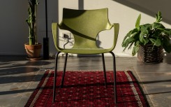 CHAISE ERBI MISKI STILFIBRA AVEC PIÈTEMENT ACIER – FIBRES DE MISCANTHUS ET POLYPROPYLÈNE RECYCLÉ
