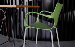 CHAISE ERBI MISKI STILFIBRA AVEC PIÈTEMENT ACIER – FIBRES DE MISCANTHUS ET POLYPROPYLÈNE RECYCLÉ