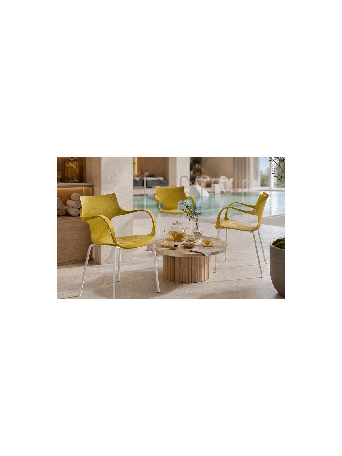 Chaise Erbi Chami en fibres de camomille et plastique recyclé, avec piètement acier empilable pour espaces professionnels