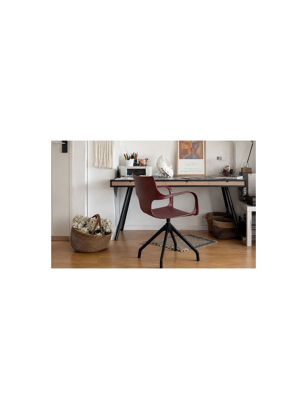 Chaise Erbi Wini STILFIBRA en fibres de marc de raisin et plastique recyclé, avec piètement polyamide noir à retour automatique