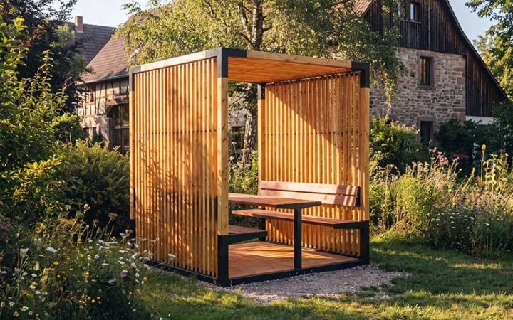 Pergola extérieure pour école avec table pique nique HIMA acier bois