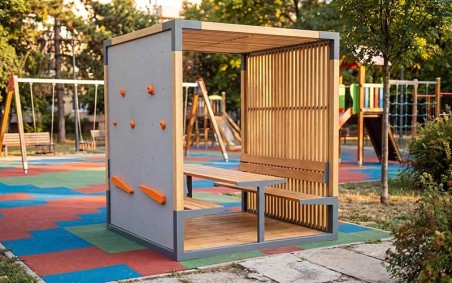 Pergola moderne HIMA avec mur de grimpe pour aire de jeux | CELONA