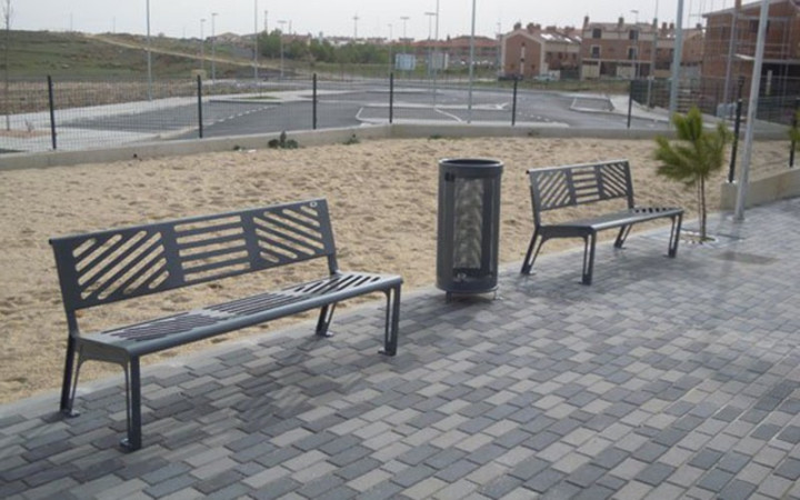 BANC ACIER EMMY DESIGN ET MODERNE 
MOBILIER URBAIN ESPACE PUBLIC