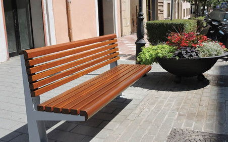 Banc extérieur moderne ARA pour espace public de ville ou collectivité