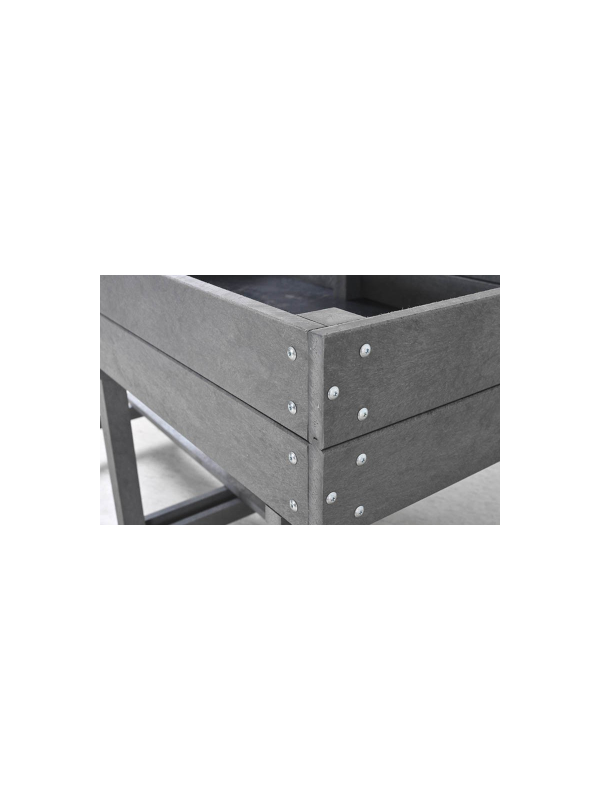 DÉTAIL TABLE DE JARDINAGE PLASTIQUE RECYCLE