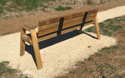 BANC MOULIERE PMR EN BOIS
MOBILIER URBAIN SENIOR POUR PARC ET JARDIN EXTERIEUR