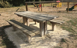 TABLE PIQUE NIQUE NARCISSE