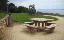 TABLE PIQUE NIQUE CARRÉE EN BOIS SIGNA POUR COLLECTIVITÉ
TABLE CARRÉE EN PIN TRAITE POUR ESPACE PUBLIC