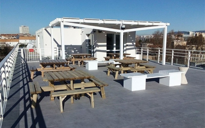 TABLE CARRÉE GUERIN
TABLE DE PIQUE NIQUE EN BOIS 8 PLACES