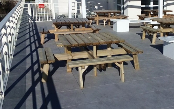 TABLE CARRÉE GUERIN
TABLE DE PIQUE NIQUE EN BOIS 8 PLACES