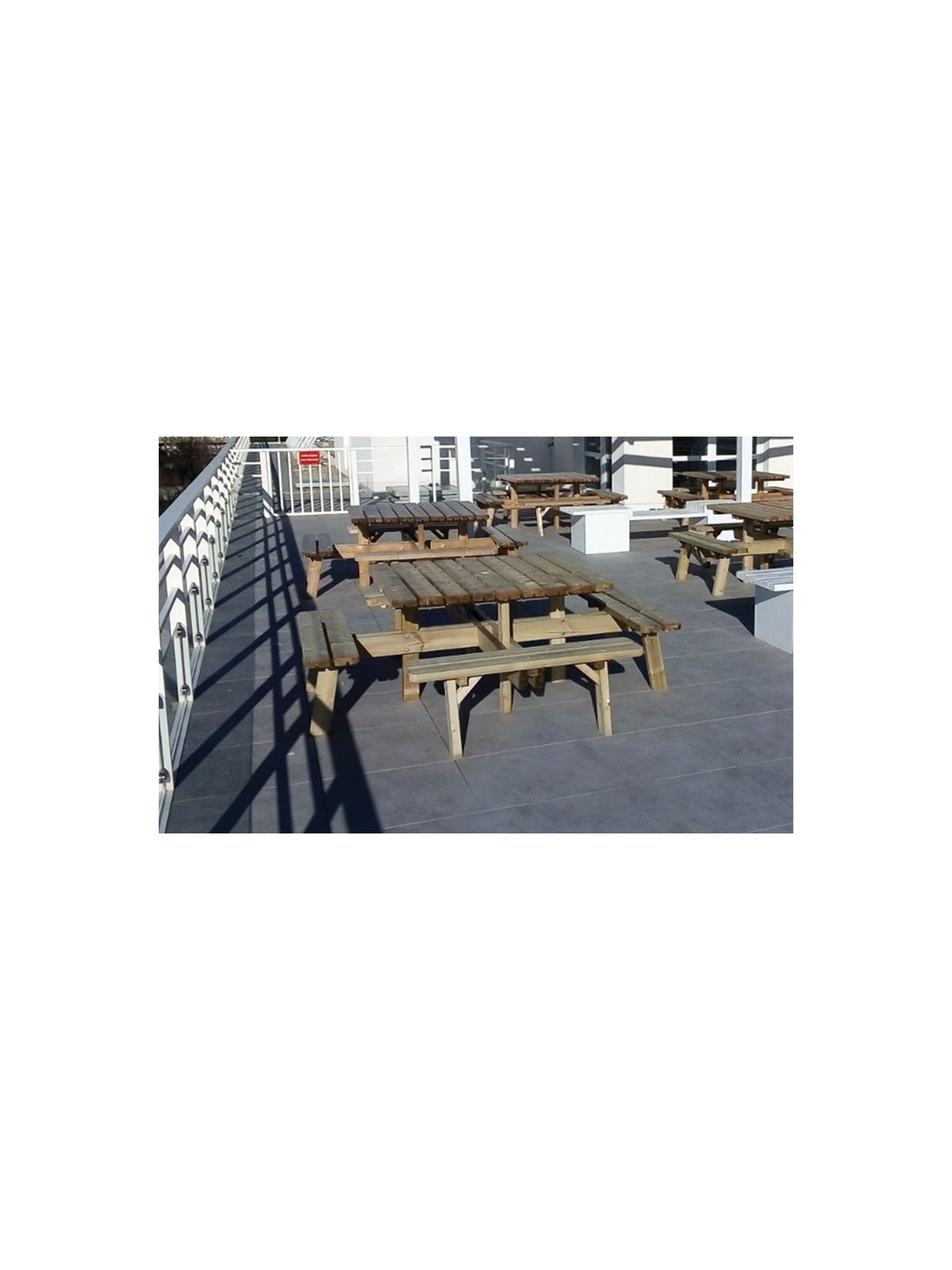 TABLE CARRÉE GUERIN
TABLE DE PIQUE NIQUE EN BOIS 8 PLACES