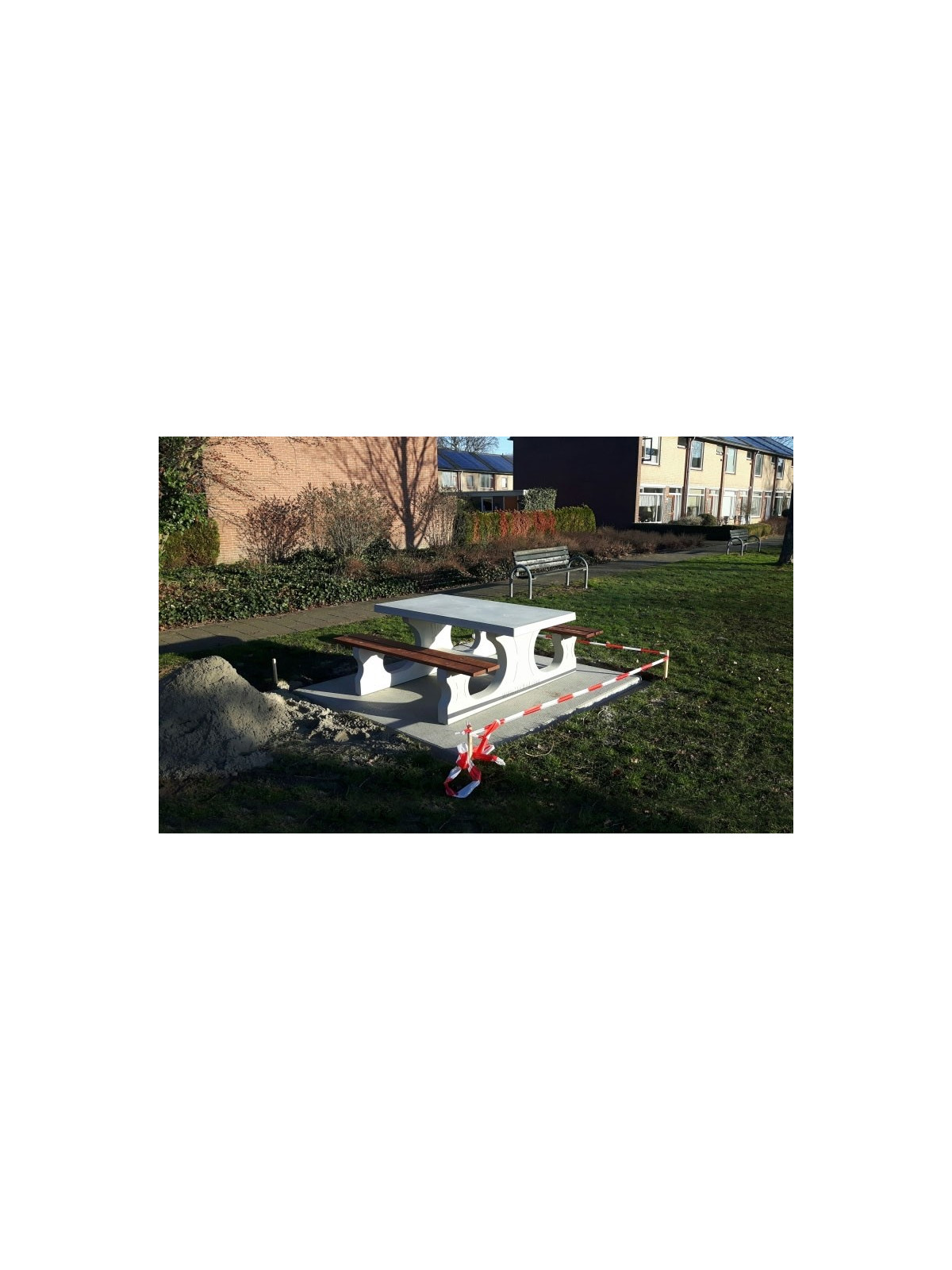 TABLE PIQUE NIQUE MARNAY BÉTON NATUREL