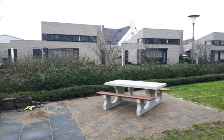 TABLE PIQUE NIQUE MARNAY BÉTON NATUREL