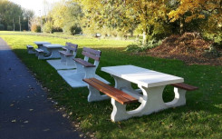 TABLE PIQUE NIQUE MARNAY BÉTON NATUREL