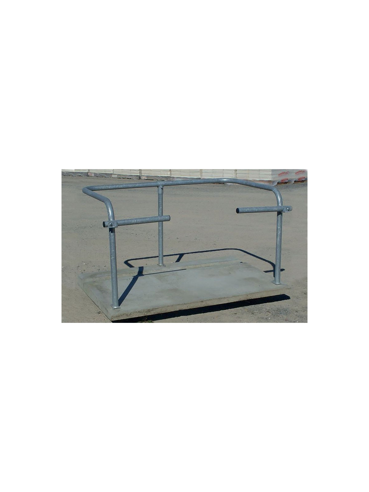 PLATEFORME BÉTON POUR BAC ROULANT