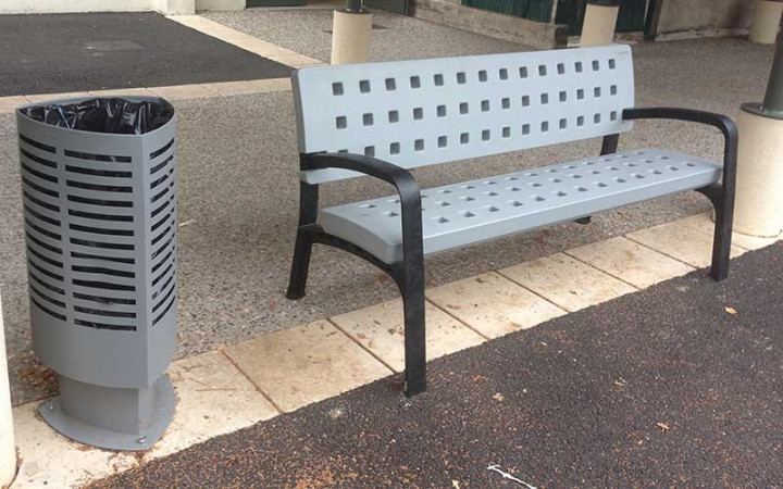 CORBEILLE EN ACIER TRIANGLE
POUBELLE URBAINE POUR CENTRE VILLE ET ESPACE URBAIN