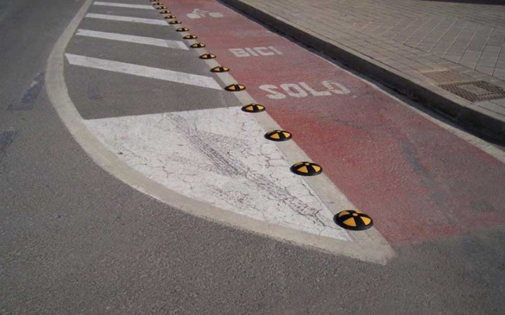 RALENTISSEUR PIN'S - VOIE PRIVEE