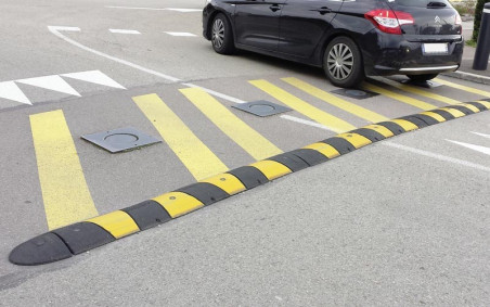 Ralentisseur monobloc éco noir / jaune hauteur 50 mm pour voie privée