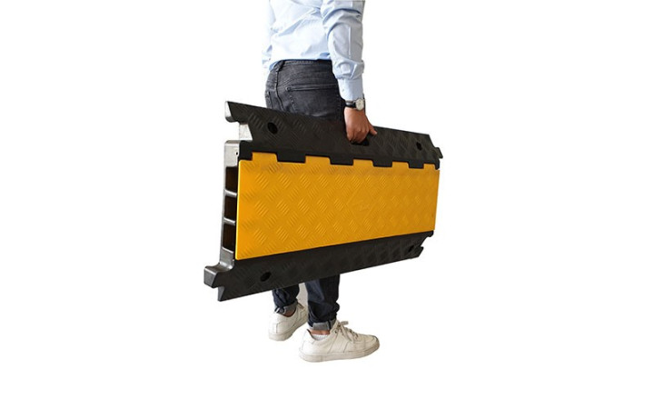 PASSE 3 CÂBLES Ø 58 x 52 mm