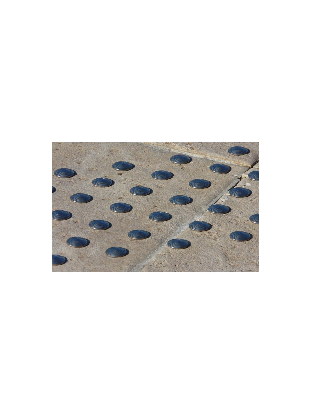 CLOU PODOTACTILE STRIE EN INOX 304 L