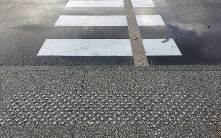 CLOU PODOTACTILE STRIE EN INOX 304 L