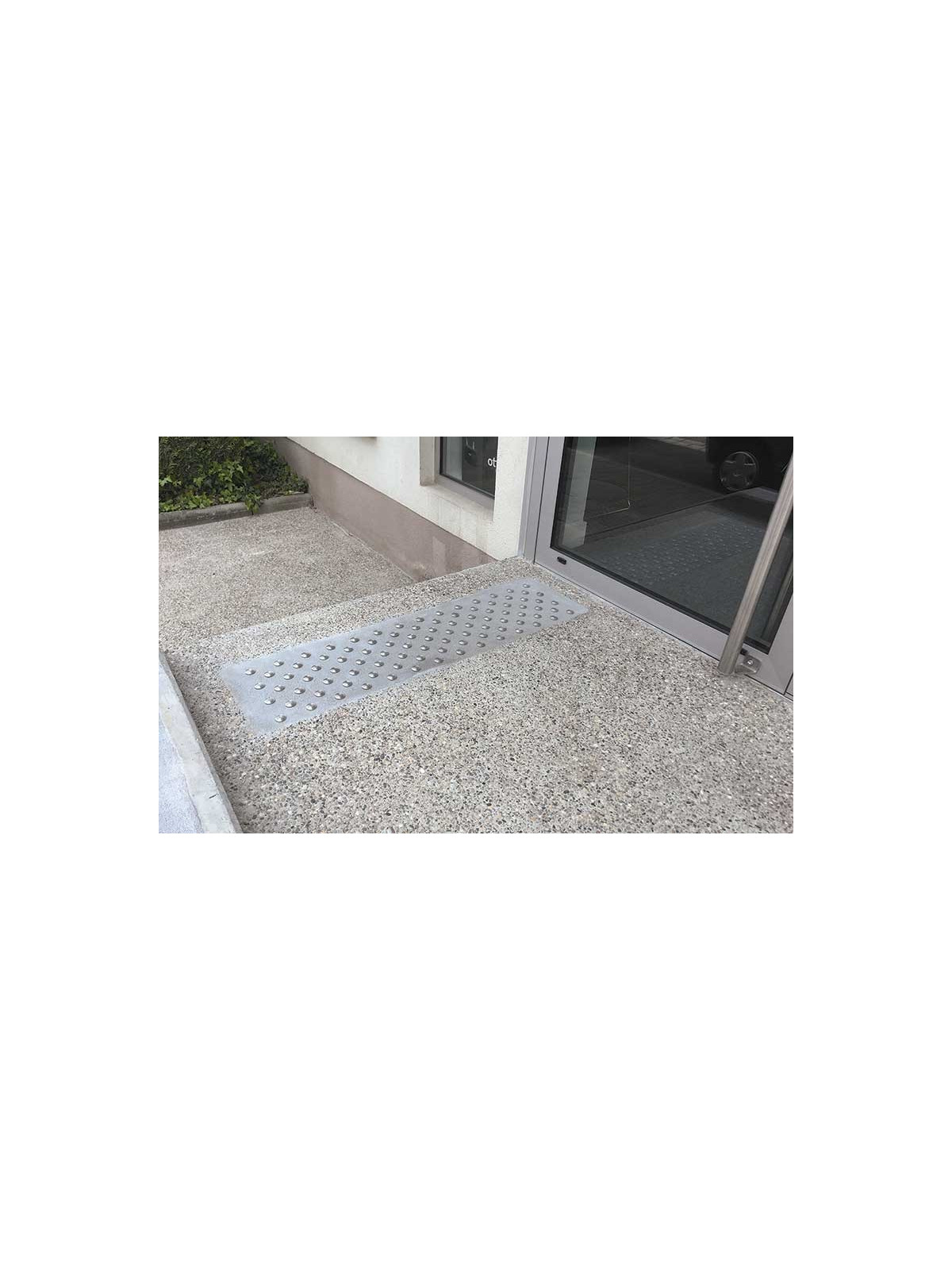CLOU PODOTACTILE STRIE EN INOX 304 L