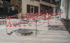 RUBAN DE BALISAGE BLANCHE/ROUGE - 2 FACES - LOT DE 6