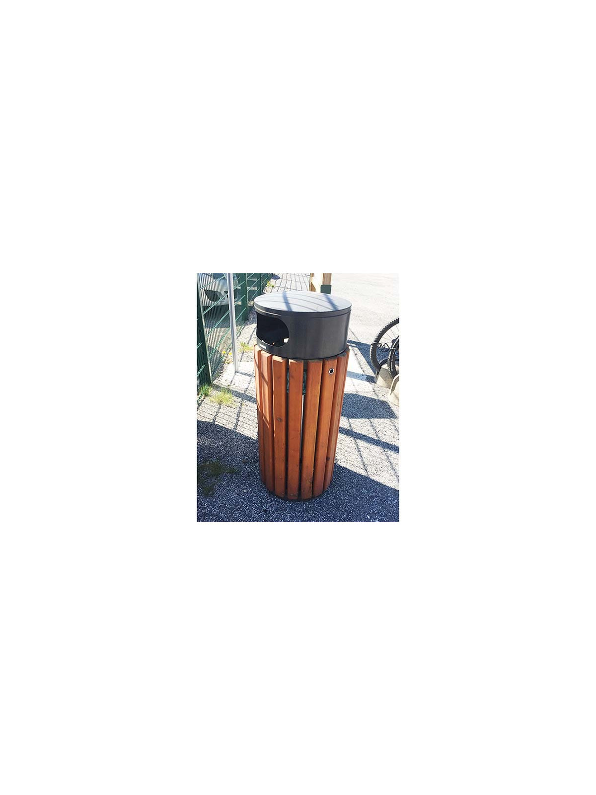 CORBEILLE DESIGN ESPACE EXTERIEUR GIZAY 60 L
POUBELLE ACIER BOIS AVEC COUVERCLE COULEUR POUR TRI SÉLECTIF