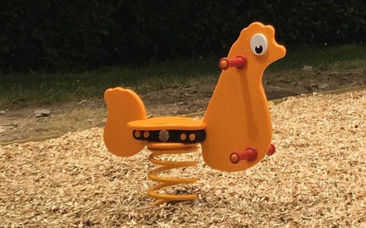 JEU RESSORT LA POULE POLYETHYLENE