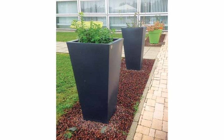 POT DE FLEUR DÉCORATIF INTÉRIEUR EXTERIEUR DESIGN CARRÉE
JARDINIÈRE POLYÉTHYLÈNE CARRÉE