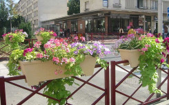 BALCONNIERE POLYETHYLENE SUR RAMBARDE