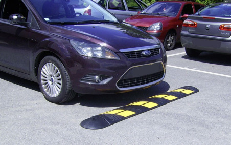 RALENTISSEUR MONOBLOC HAUTE VISIBILITE - VOIE PRIVEE